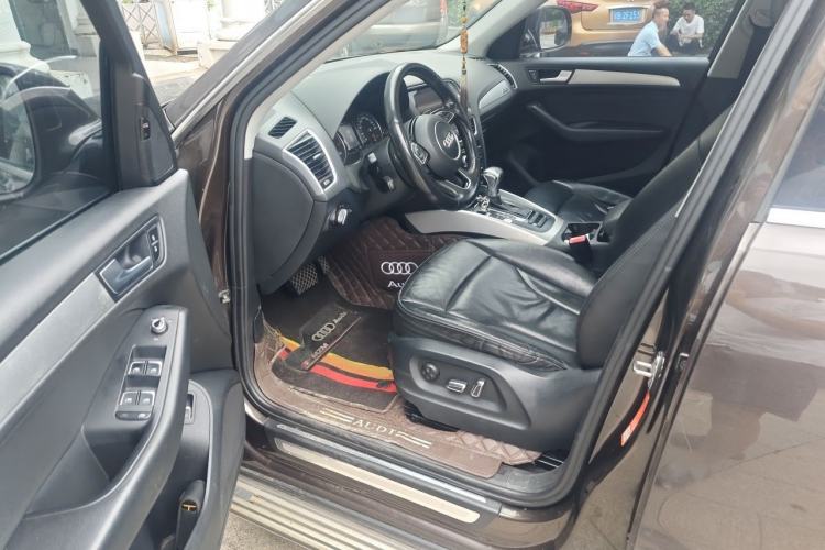 Used Audi Q5 2017 40 TFSI Technology Edition Driver Seat