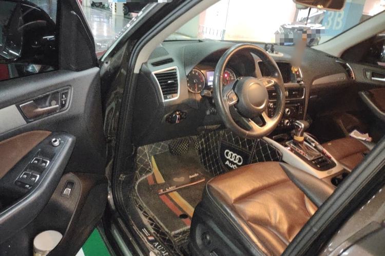 Used Audi Q5 2017 40 TFSI Ambition Edition Driver Seat