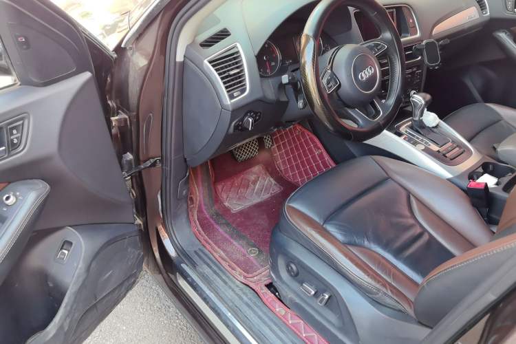 Used Audi Q5 2017 Plus 40 TFSI Technology Model Driver Seat
