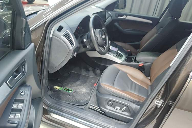 Used Audi Q5 2017 Plus 40 TFSI Technology Model Driver Seat