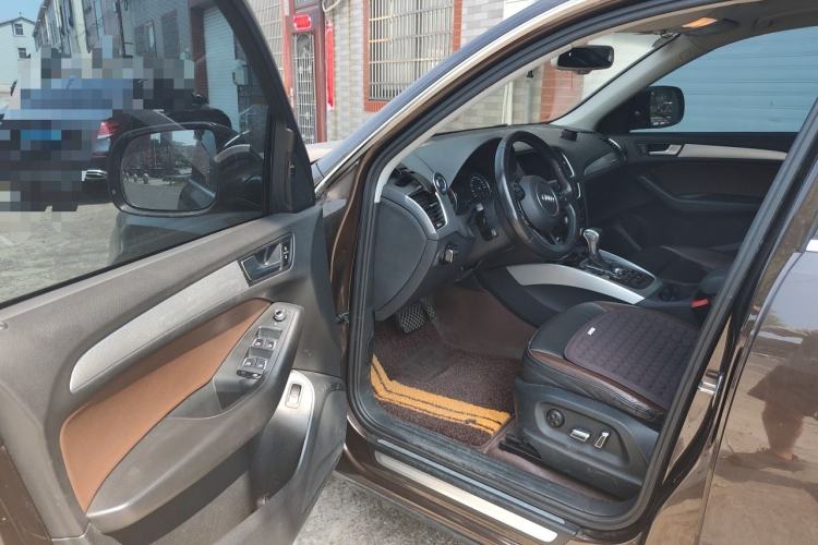 Used Audi Q5 2017 40 TFSI Technology Edition Driver Seat