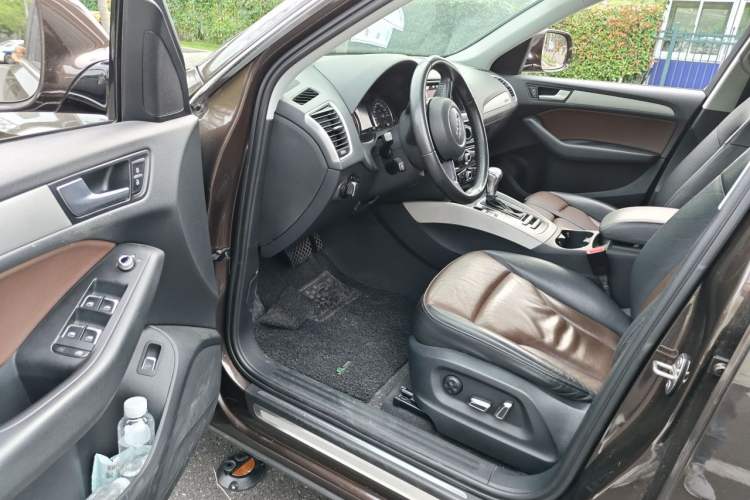 Used Audi Q5 2017 Plus 40 TFSI Ambition Model Driver Seat
