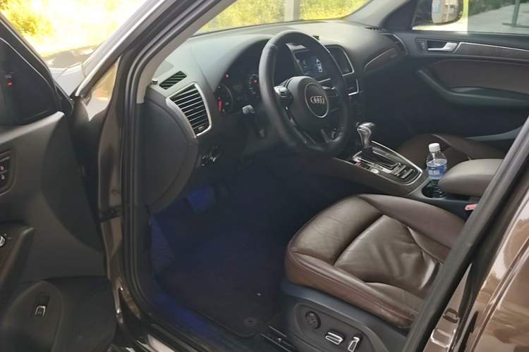 Used Audi Q5 2017 40 TFSI Technology Edition Driver Seat