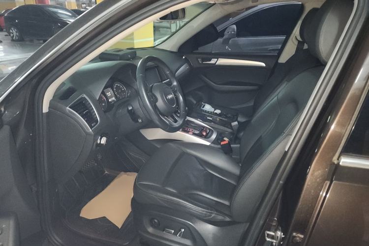 Used Audi Q5 2017 40 TFSI Technology Edition Driver Seat