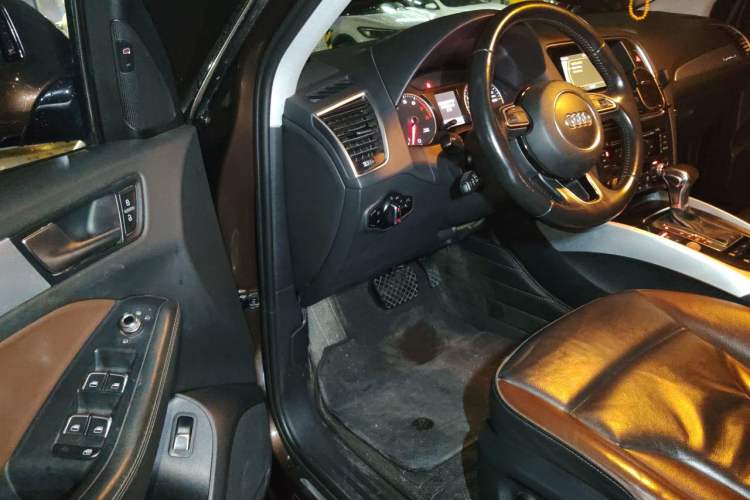 Used Audi Q5 2017 Plus 40 TFSI Technology Model Driver Seat