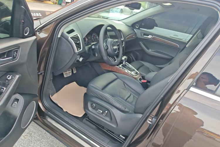 Used Audi Q5 2017 40 TFSI Comfort Model Driver Seat