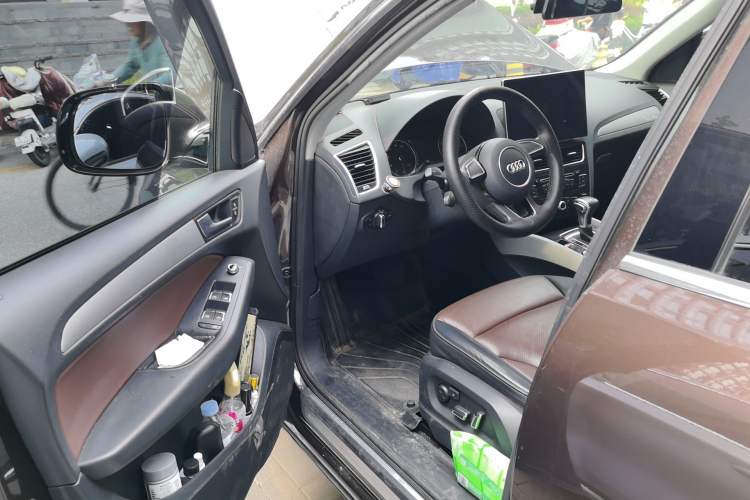 Used Audi Q5 2017 40 TFSI Ambition Edition Driver Seat
