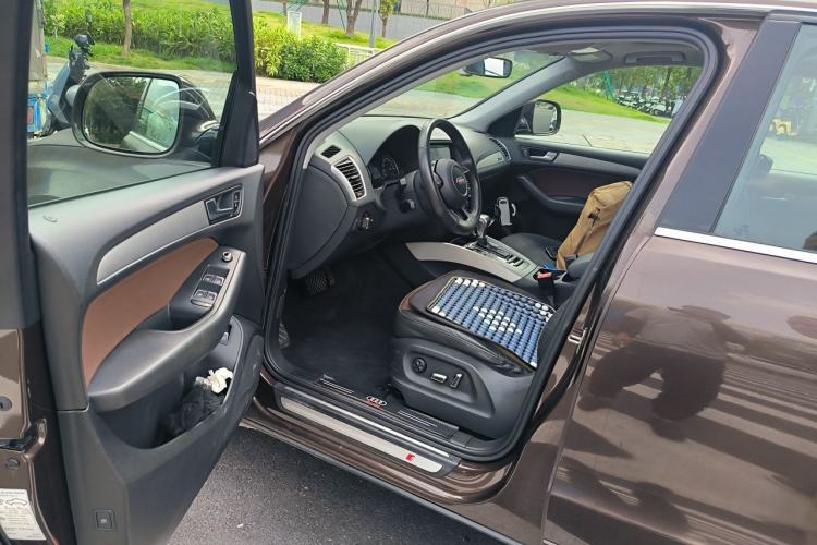 Used Audi Q5 2017 Plus 40 TFSI Ambition Model Driver Seat