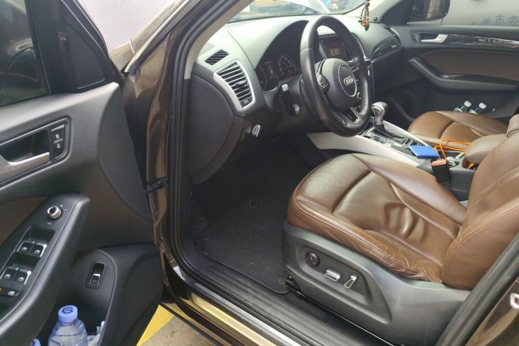 Used Audi Q5 2017 40 TFSI Technology Edition Driver Seat