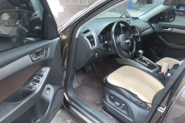 Used Audi Q5 2017 Plus 40 TFSI Ambition Model Driver Seat