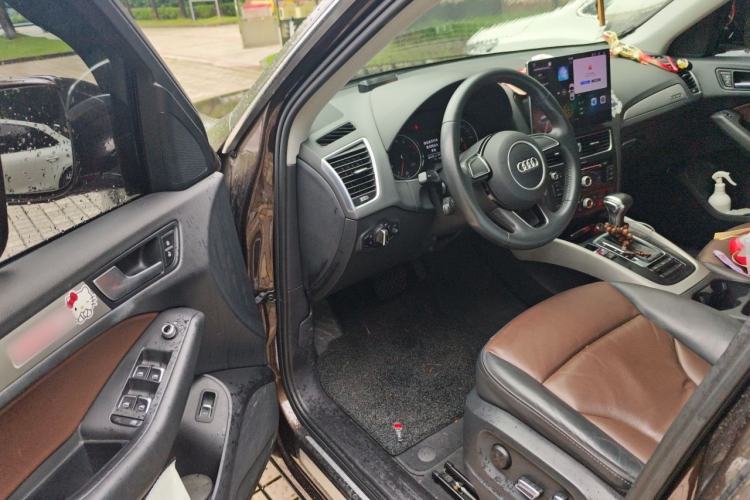 Used Audi Q5 2017 Plus 40 TFSI Ambition Model Driver Seat