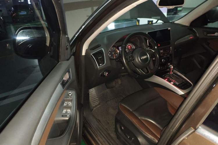 Used Audi Q5 2017 Plus 40 TFSI Technology Model Driver Seat