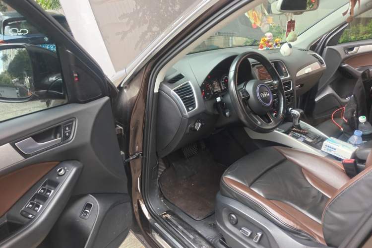Used Audi Q5 2017 Plus 40 TFSI Technology Model Driver Seat