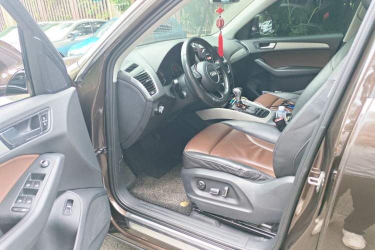 Used Audi Q5 2017 40 TFSI Ambition Edition Driver Seat