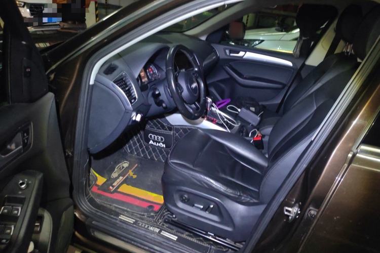Used Audi Q5 2017 40 TFSI Technology Edition Driver Seat