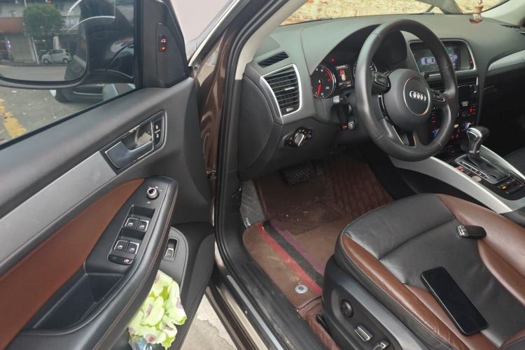 Used Audi Q5 2017 Plus 40 TFSI Technology Model Driver Seat