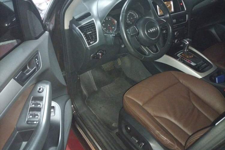 Used Audi Q5 2017 40 TFSI Ambition Edition Driver Seat