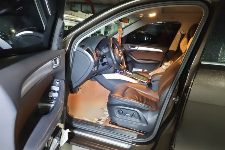 Used Audi Q5 2017 Plus 40 TFSI Technology Model Driver Seat