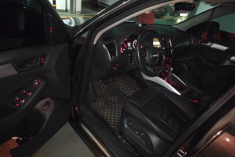 Used Audi Q5 2017 40 TFSI Technology Edition Driver Seat