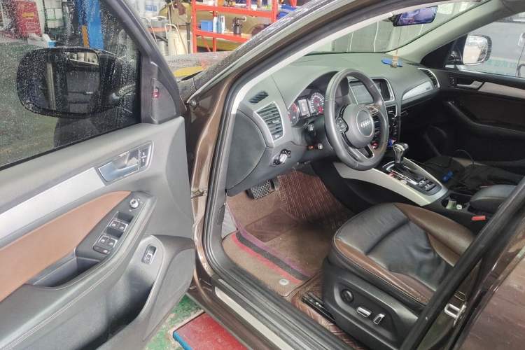 Used Audi Q5 2017 Plus 40 TFSI Technology Model Driver Seat