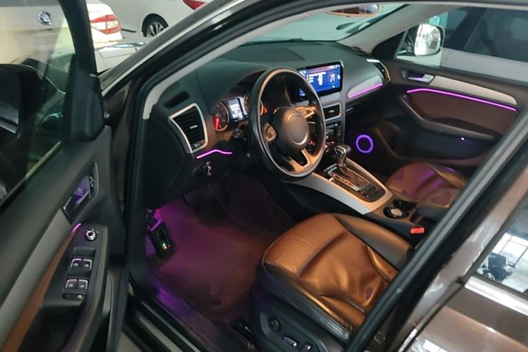 Used Audi Q5 2017 Plus 40 TFSI Ambition Model Driver Seat