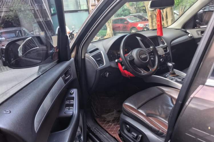 Used Audi Q5 2017 40 TFSI Technology Edition Driver Seat