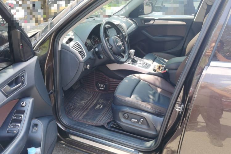 Used Audi Q5 2017 40 TFSI Technology Edition Driver Seat