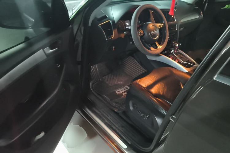 Used Audi Q5 2017 Plus 40 TFSI Technology Model Driver Seat