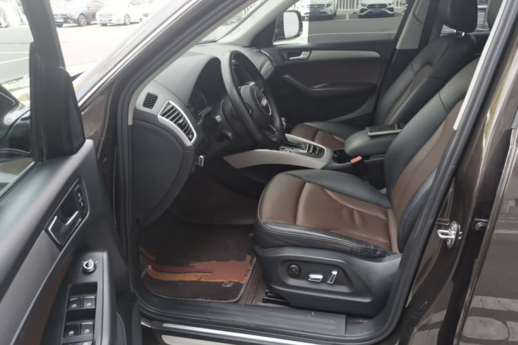 Used Audi Q5 2017 Plus 40 TFSI Ambition Model Driver Seat