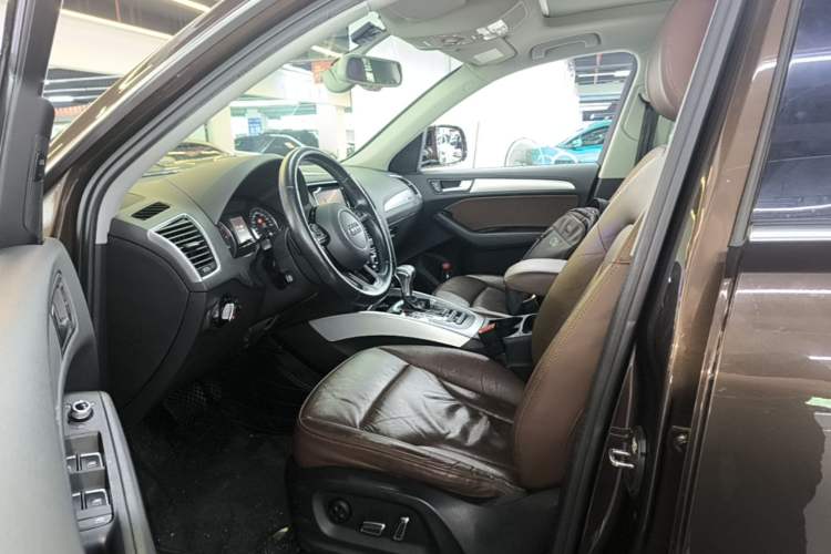 Used Audi Q5 2017 40 TFSI Technology Edition Driver Seat