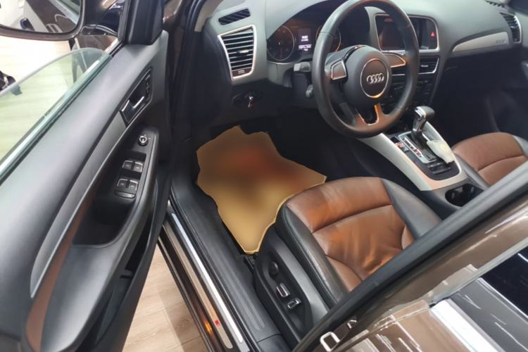 Used Audi Q5 2017 Plus 40 TFSI Ambition Model Driver Seat