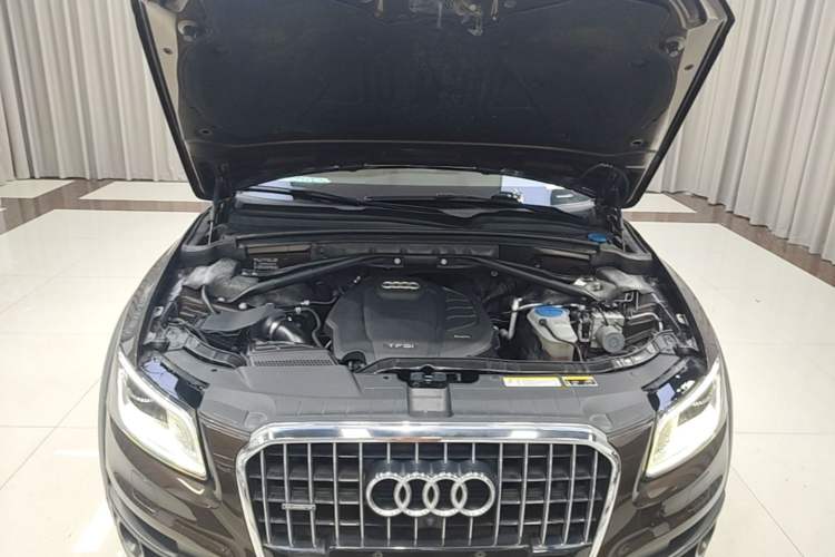 Used Audi Q5 2017 Plus 40 TFSI Technology Model Engine Bay