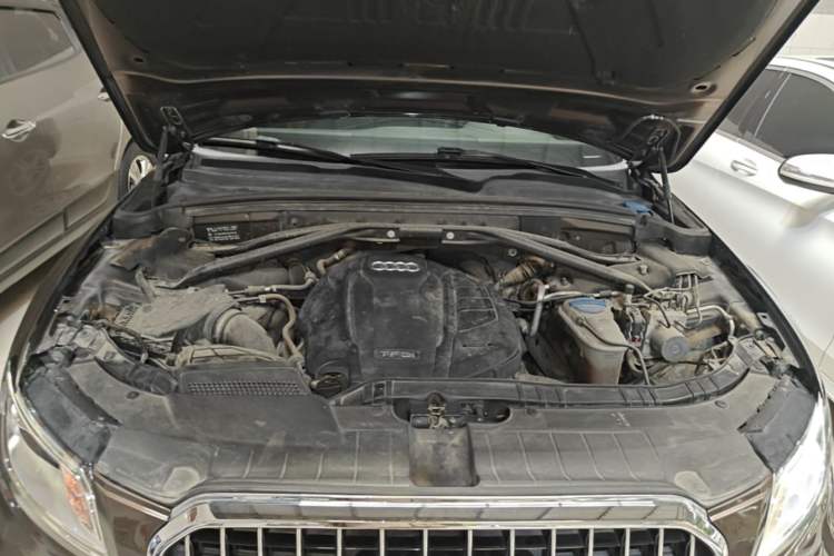 Used Audi Q5 2017 40 TFSI Technology Edition Engine Bay