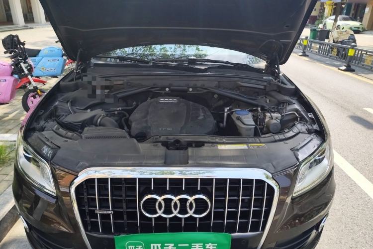 Used Audi Q5 2017 40 TFSI Technology Edition Engine Bay