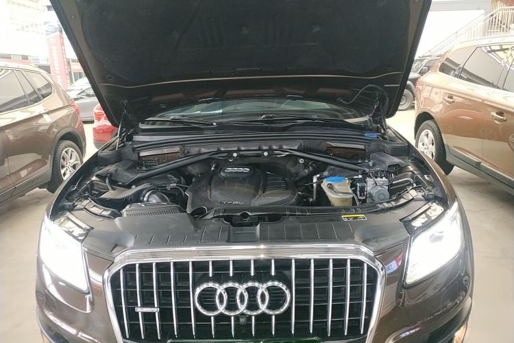 Used Audi Q5 2017 Plus 40 TFSI Technology Model Engine Bay