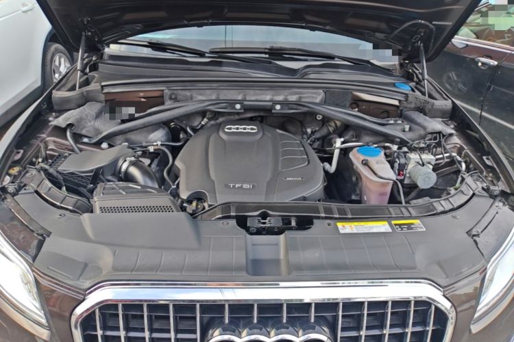 Used Audi Q5 2017 40 TFSI Comfort Model Engine Bay