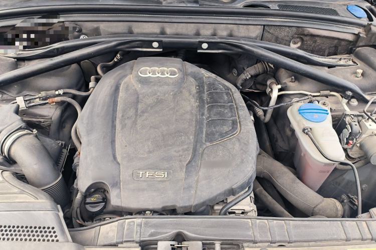 Used Audi Q5 2017 Plus 40 TFSI Ambition Model Engine Bay
