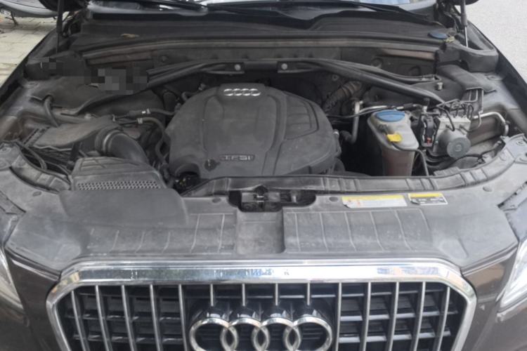 Used Audi Q5 2017 Plus 40 TFSI Ambition Model Engine Bay