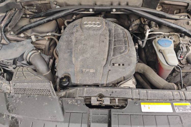 Used Audi Q5 2017 Plus 40 TFSI Ambition Model Engine Bay