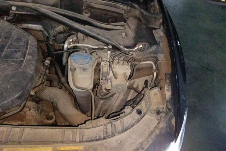Used Audi Q5 2017 40 TFSI Technology Edition Engine Bay Left