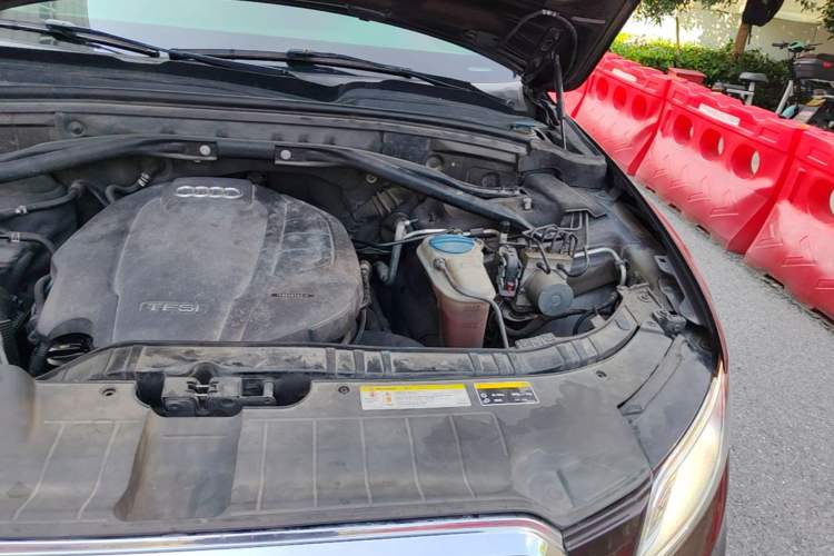 Used Audi Q5 2017 Plus 40 TFSI Comfort Model Engine Bay Left