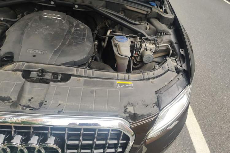 Used Audi Q5 2017 40 TFSI Technology Edition Engine Bay Left