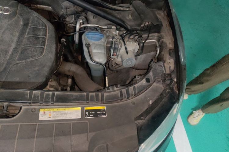 Used Audi Q5 2017 40 TFSI Comfort Model Engine Bay Left