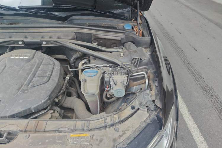 Used Audi Q5 2017 40 TFSI Technology Edition Engine Bay Left