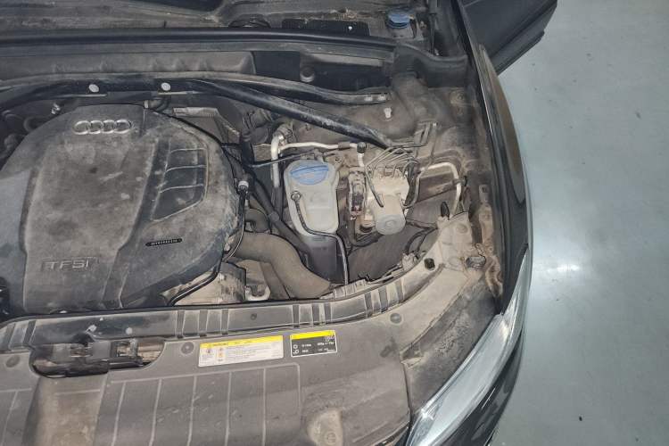 Used Audi Q5 2017 40 TFSI Technology Edition Engine Bay Left