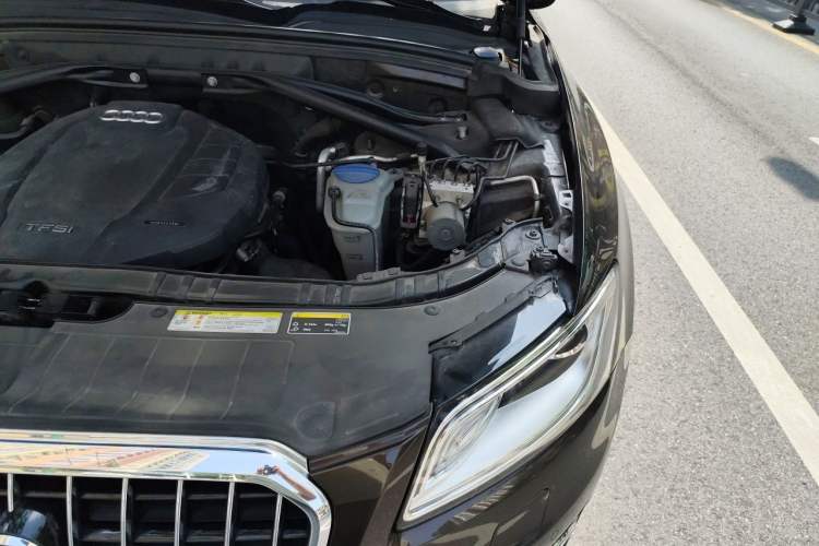 Used Audi Q5 2017 40 TFSI Technology Edition Engine Bay Left