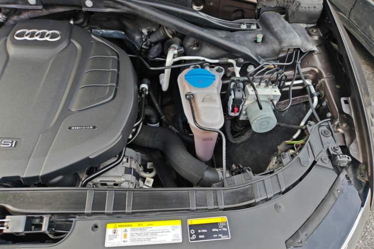 Used Audi Q5 2017 40 TFSI Comfort Model Engine Bay Left