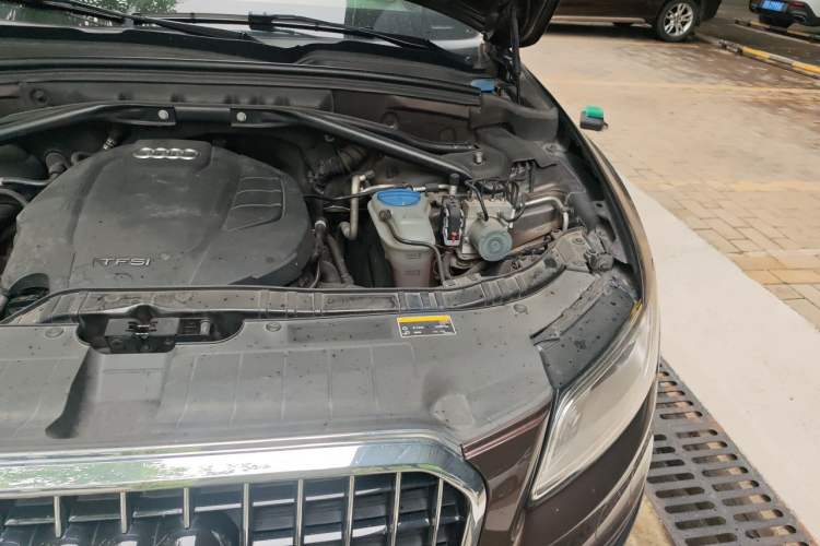 Used Audi Q5 2017 Plus 40 TFSI Technology Model Engine Bay Left