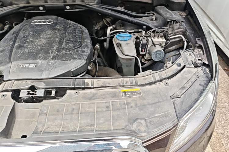 Used Audi Q5 2017 40 TFSI Technology Edition Engine Bay Left