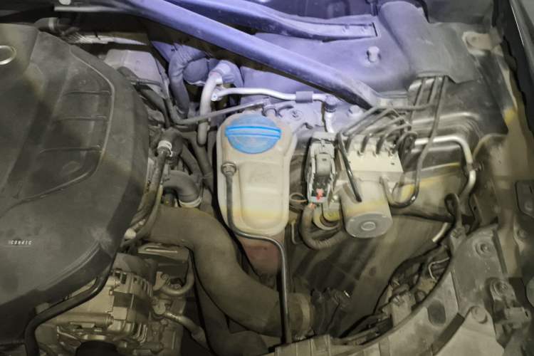 Used Audi Q5 2017 Plus 40 TFSI Technology Model Engine Bay Left